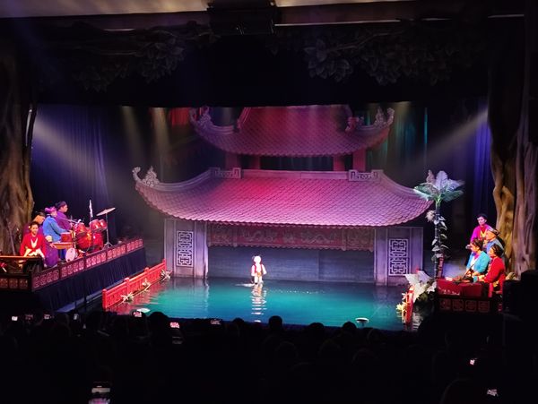 Water puppet show